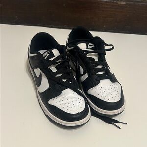 Nike Men's Classic Black and White Sneakers